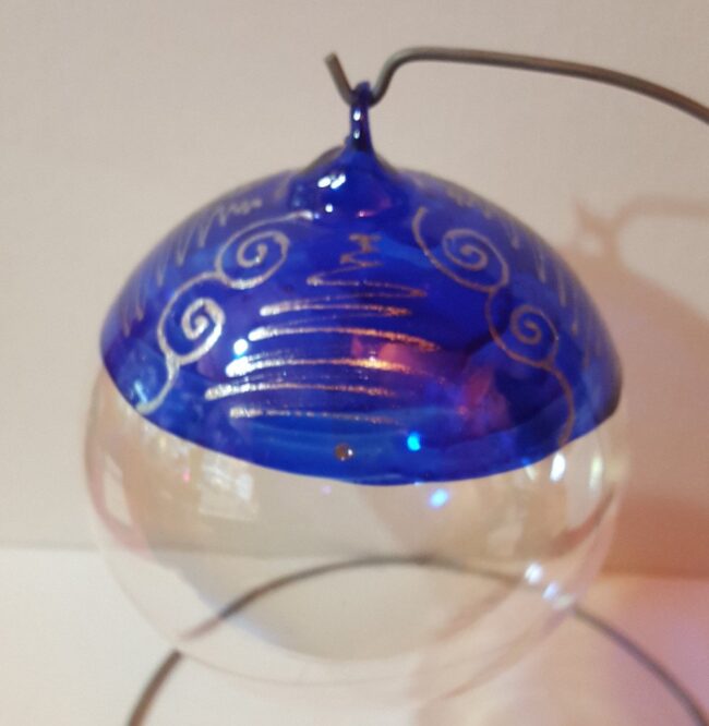 Pallina di Natale in vetro trasparente decorata con Alberi natalizi. - immagine 6
