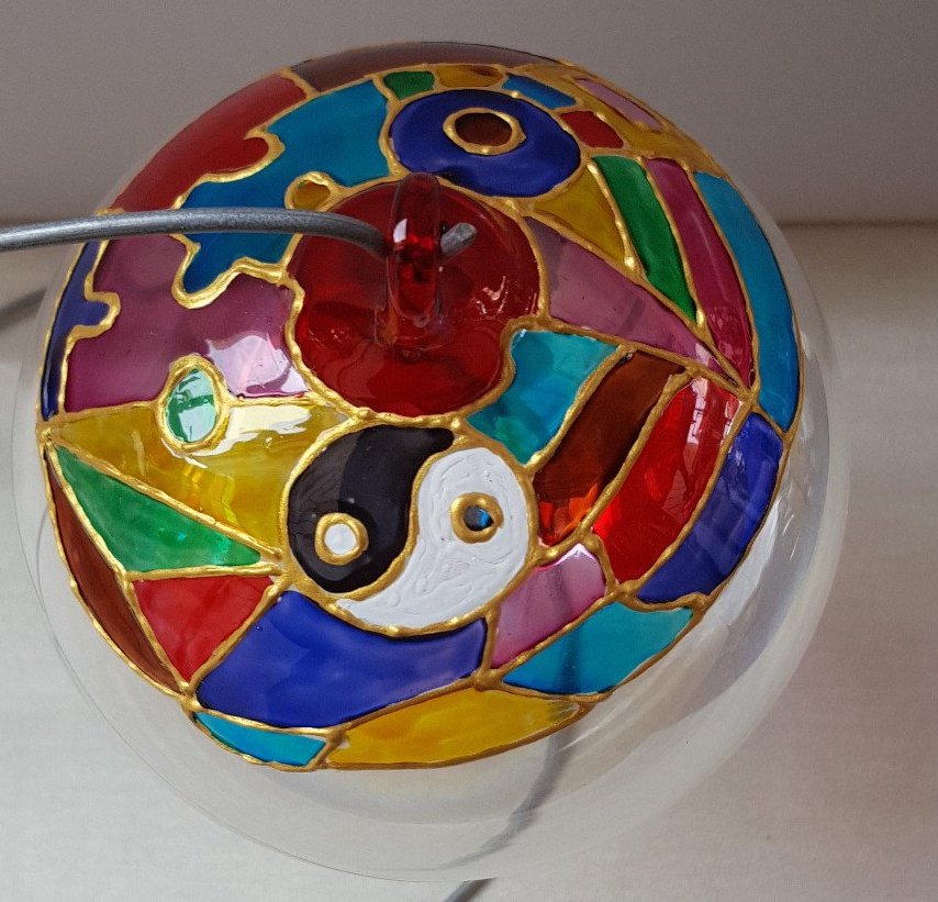Pallina di Natale in vetro multicolor con Yin & Yang - immagine 2