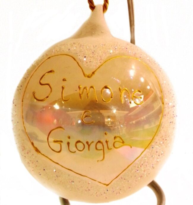 Pallina di Natale in vetro personalizzabile con cuore bianco - immagine 3