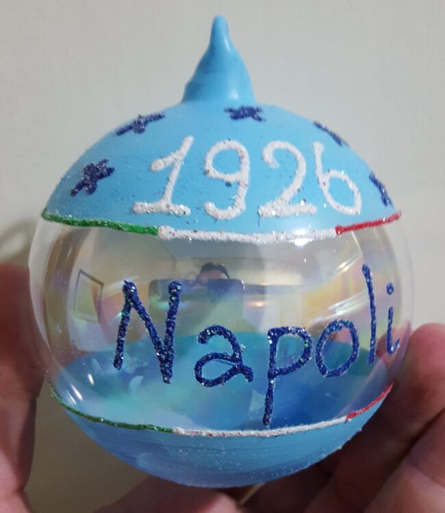 Pallina natalizia in vetro decorata a mano, Napoli