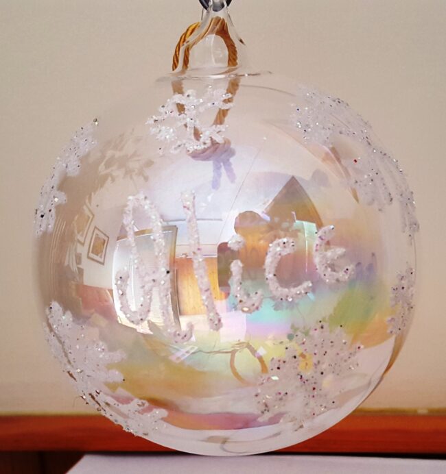 Pallina in vetro con decori effetto neve personalizzabile - immagine 2