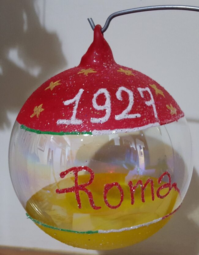 Pallina natalizia in vetro decorata a mano, Roma