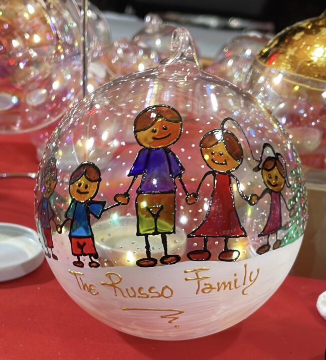 Pallina Natalizia con Famiglia ( 4/5 persone) + personalizzazione. - immagine 3
